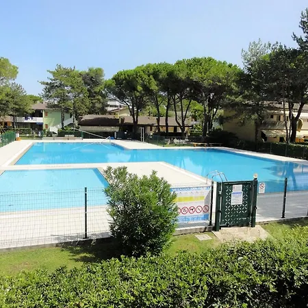Cozy Flat In A With Pool Διαμέρισμα