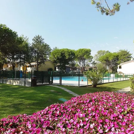 Apartment Cozy Flat In A With Pool