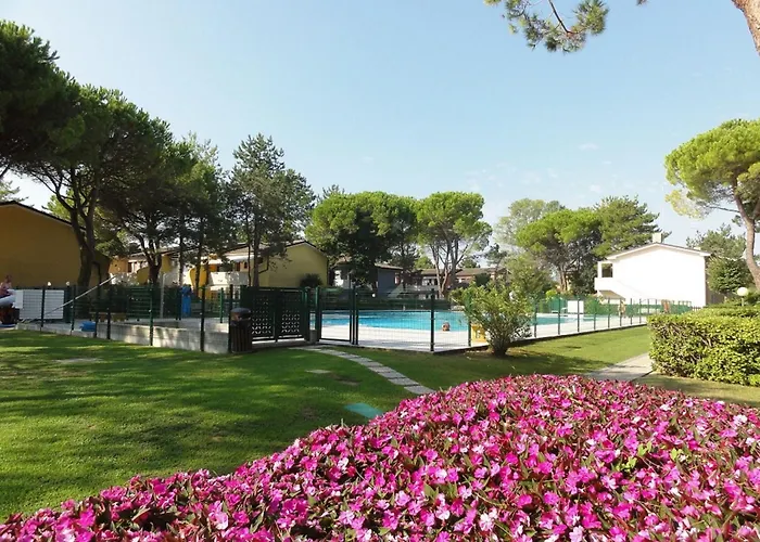 Apartament Cozy Flat In A With Pool